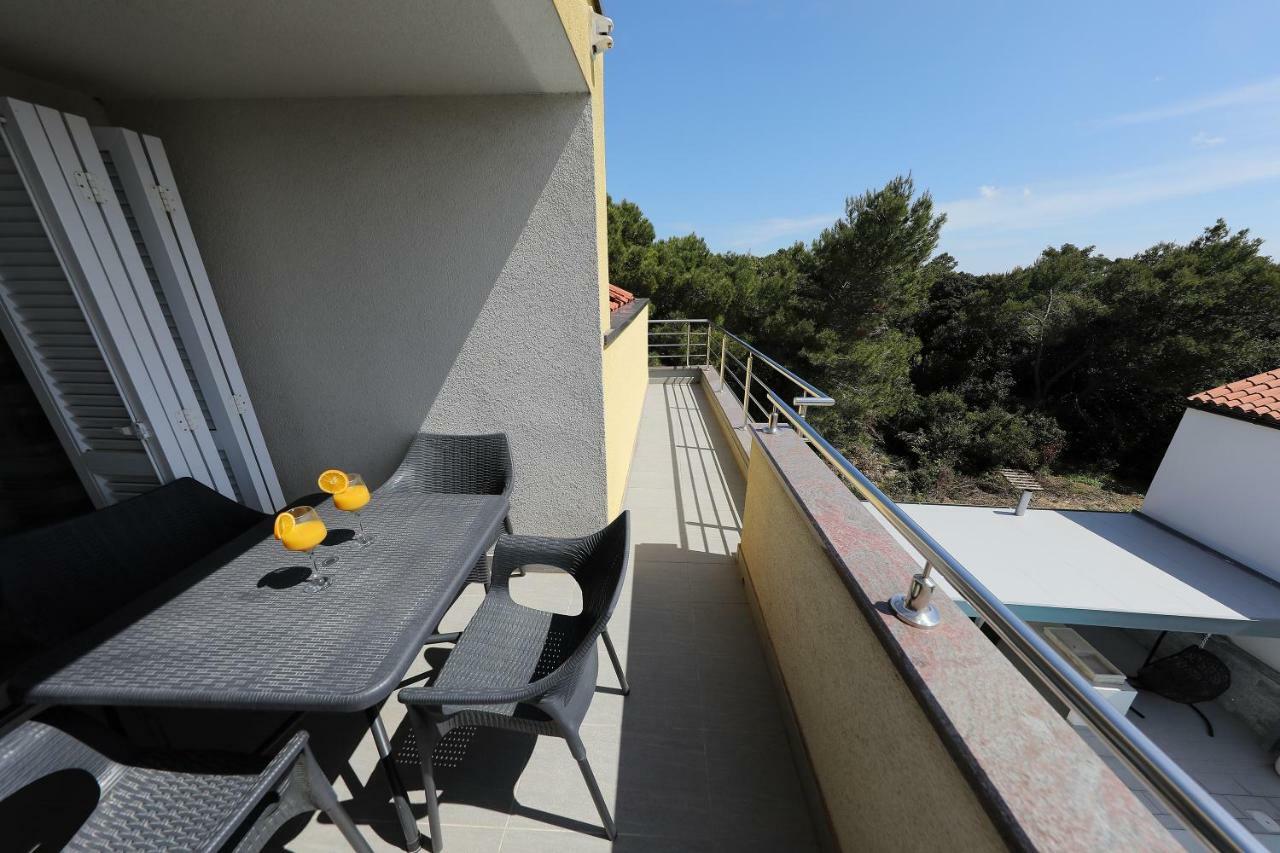 Luxury Villa Nada With Pool Petrcane Exterior photo