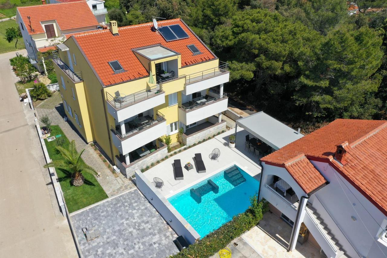 Luxury Villa Nada With Pool Petrcane Exterior photo